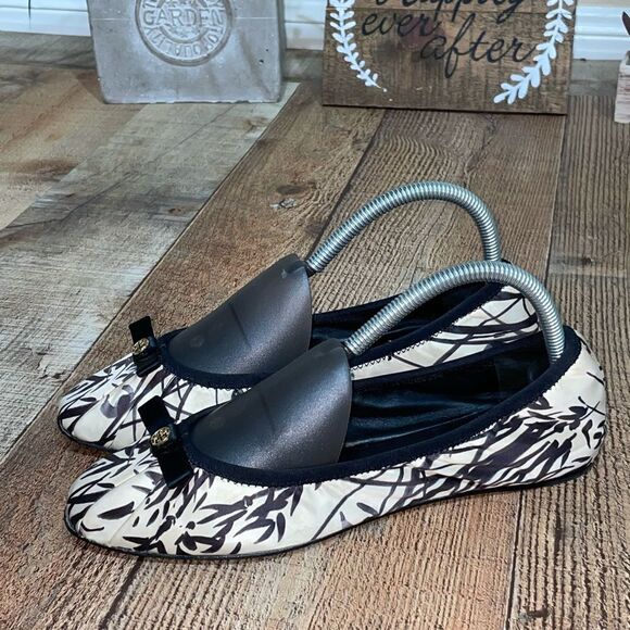Tory Burch Womens Ivory Black Ballet Flats Comfort Slip On Round Toe - Picture 2 of 12